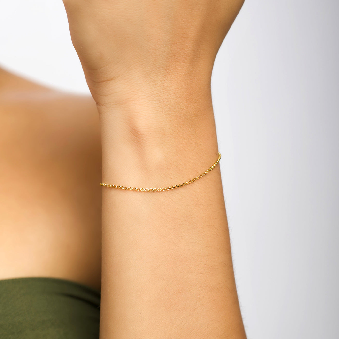 Modern Simple Minimalist Jewelry Women's Bracelet Thin Slick Rolo Chain 1mm 18k Gold Layered on 925 Sterling Silver 