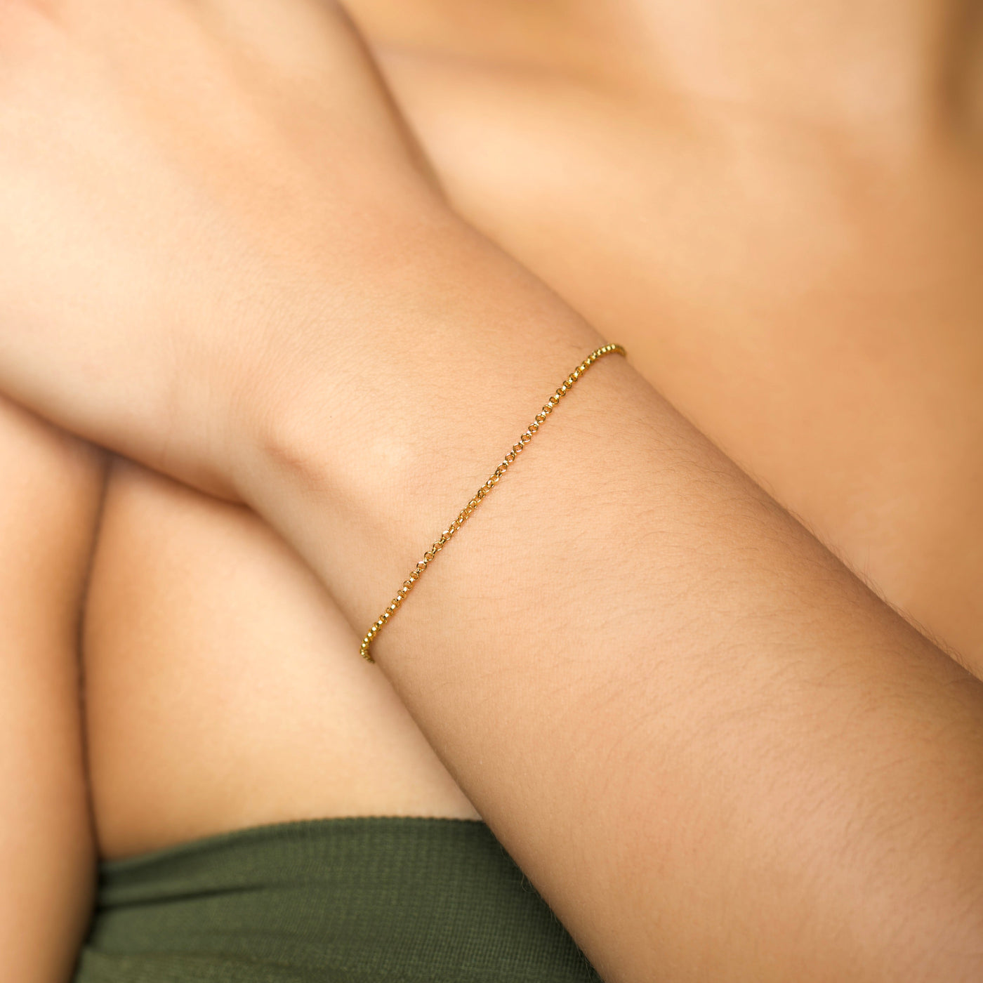 Modern Simple Minimalist Jewelry Women's Bracelet Thin Slick Rolo Chain 1mm 18k Gold Layered on 925 Sterling Silver 